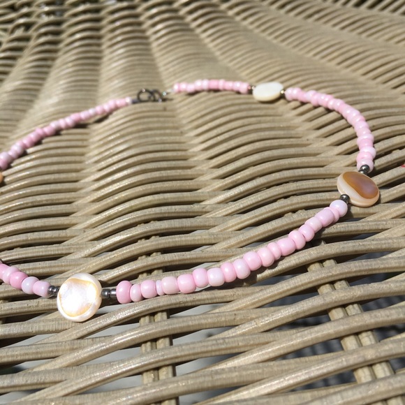 VSCO Seed Bead Sand Dollar Necklace/Choker - Picture 2 of 4